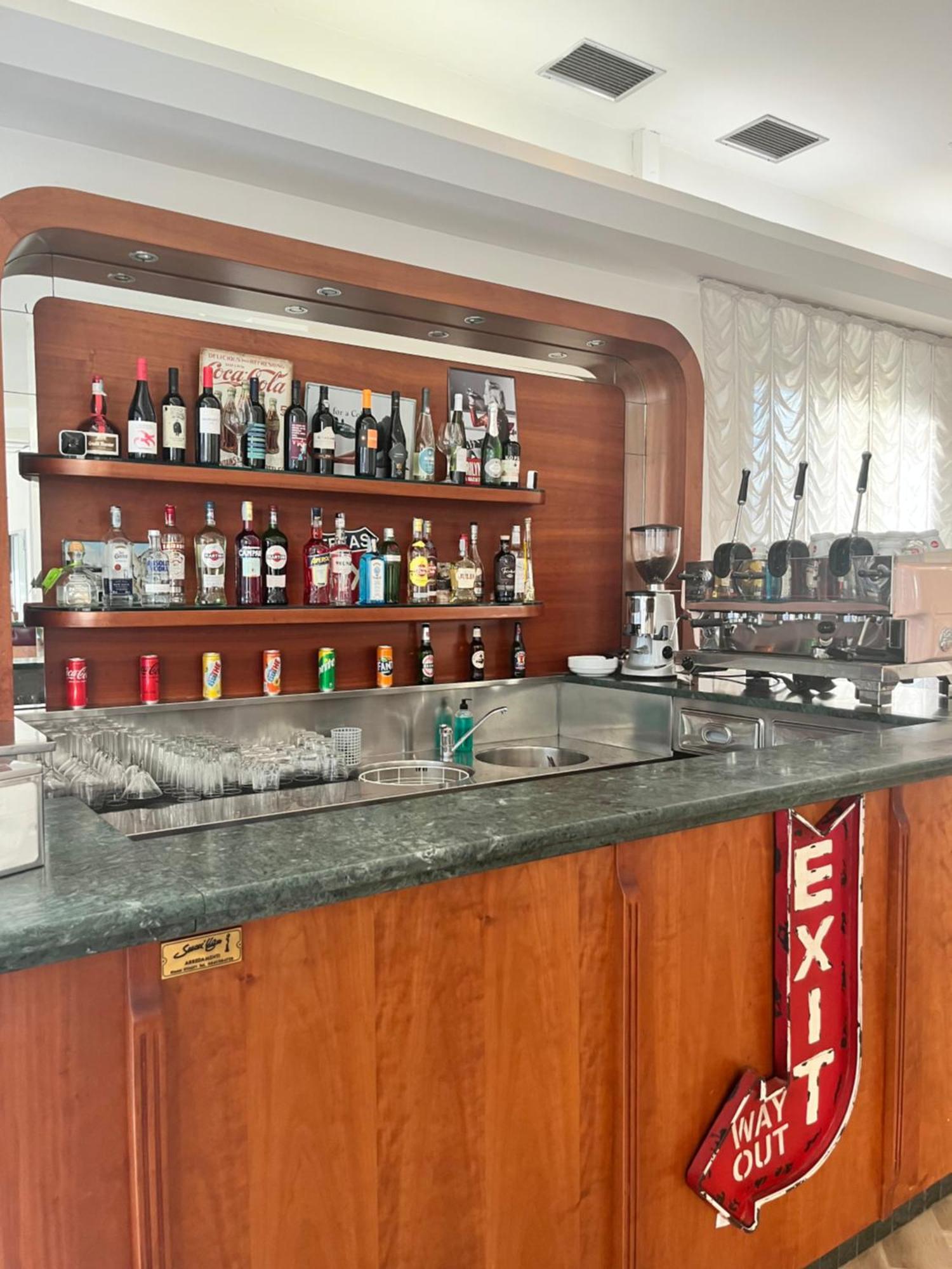 Hotel Columbia Frontemare Rimini Dış mekan fotoğraf