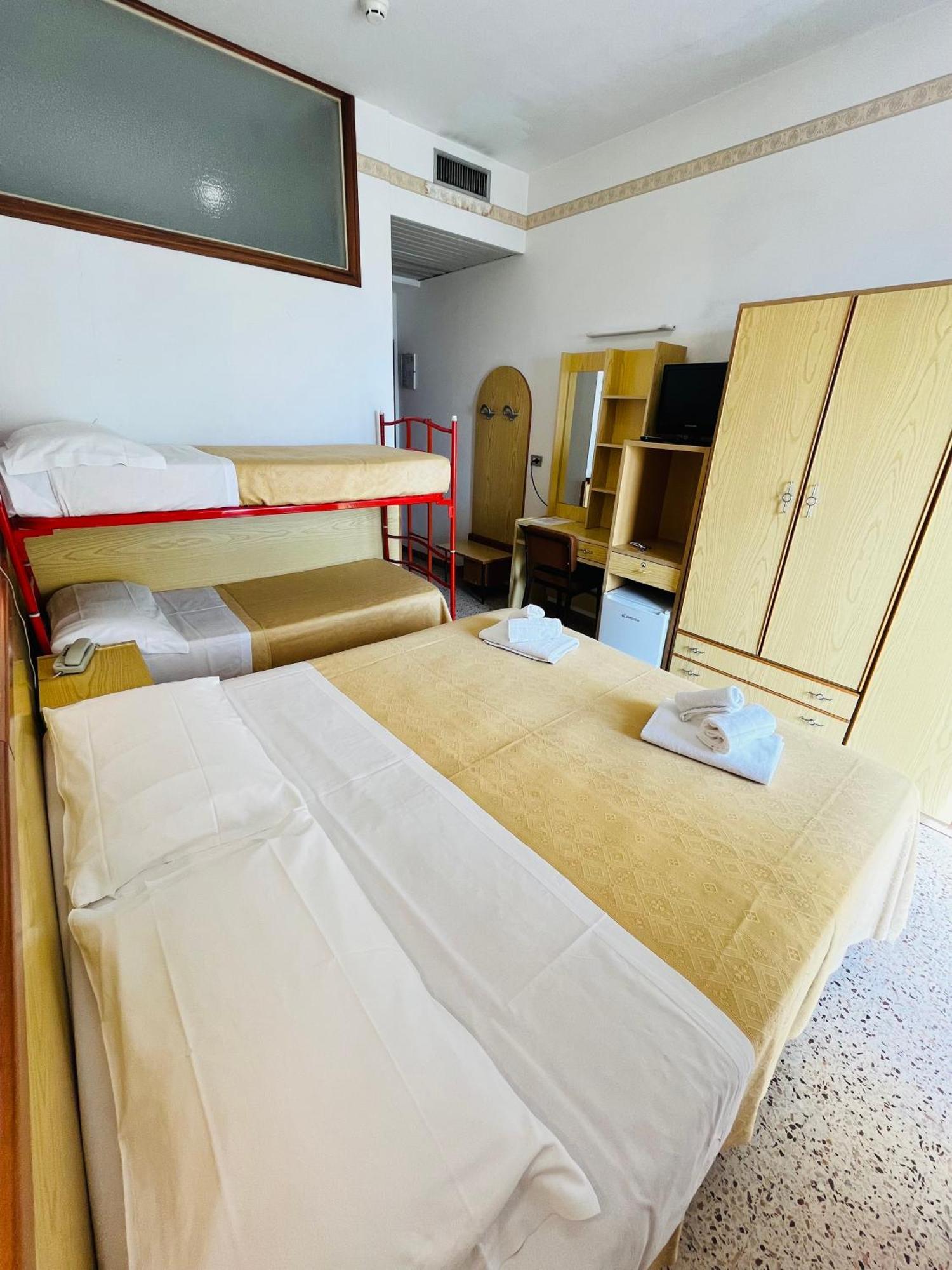 Hotel Columbia Frontemare Rimini Dış mekan fotoğraf