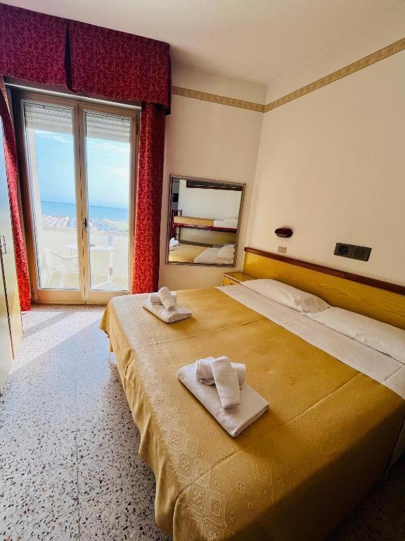 Hotel Columbia Frontemare Rimini Dış mekan fotoğraf
